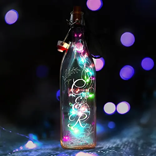Lumière de bouteille avec initiales de bouteille
