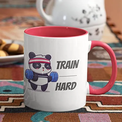 Tasse avec slogan Train Hard