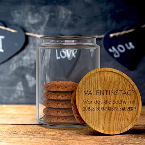 Pot à biscuits avec couvercle en bois 1l Saint-Valentin Est-ce que c'était le truc avec des sucreries, sinon il y a un sort ?