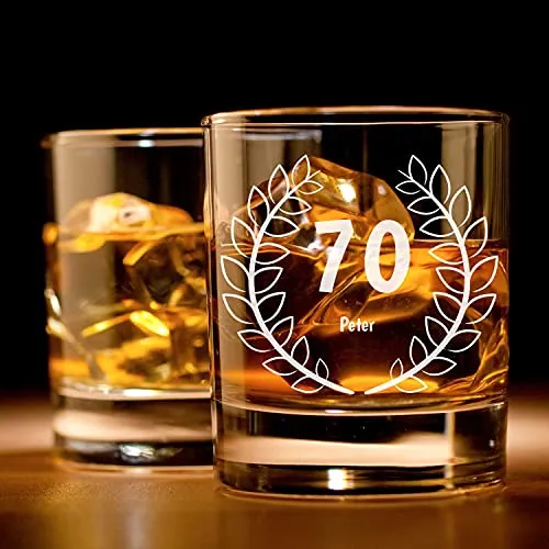 Verre à whisky gravé nom I Idée cadeau originale en l'honneur du 70ème anniversaire - cadeau insolite I Verre à whisky personnalisé pour amis et collègues